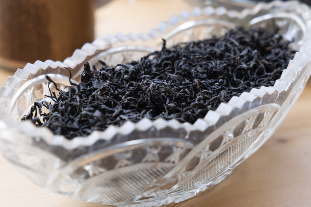 Zhgenti sisters' black tea
