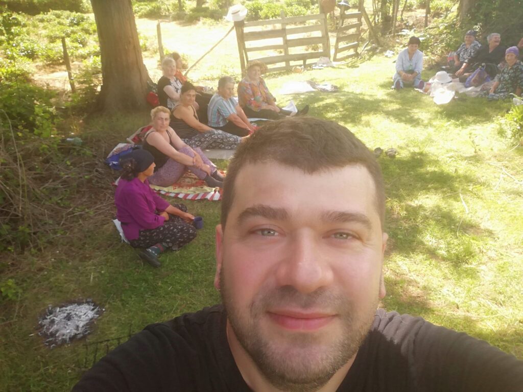 Andro Tavartkiladze and his tea pluckers