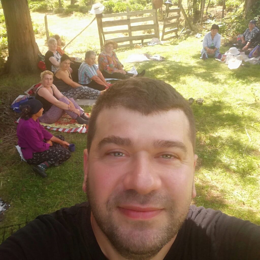 Andro Tavartkiladze and his tea pluckers